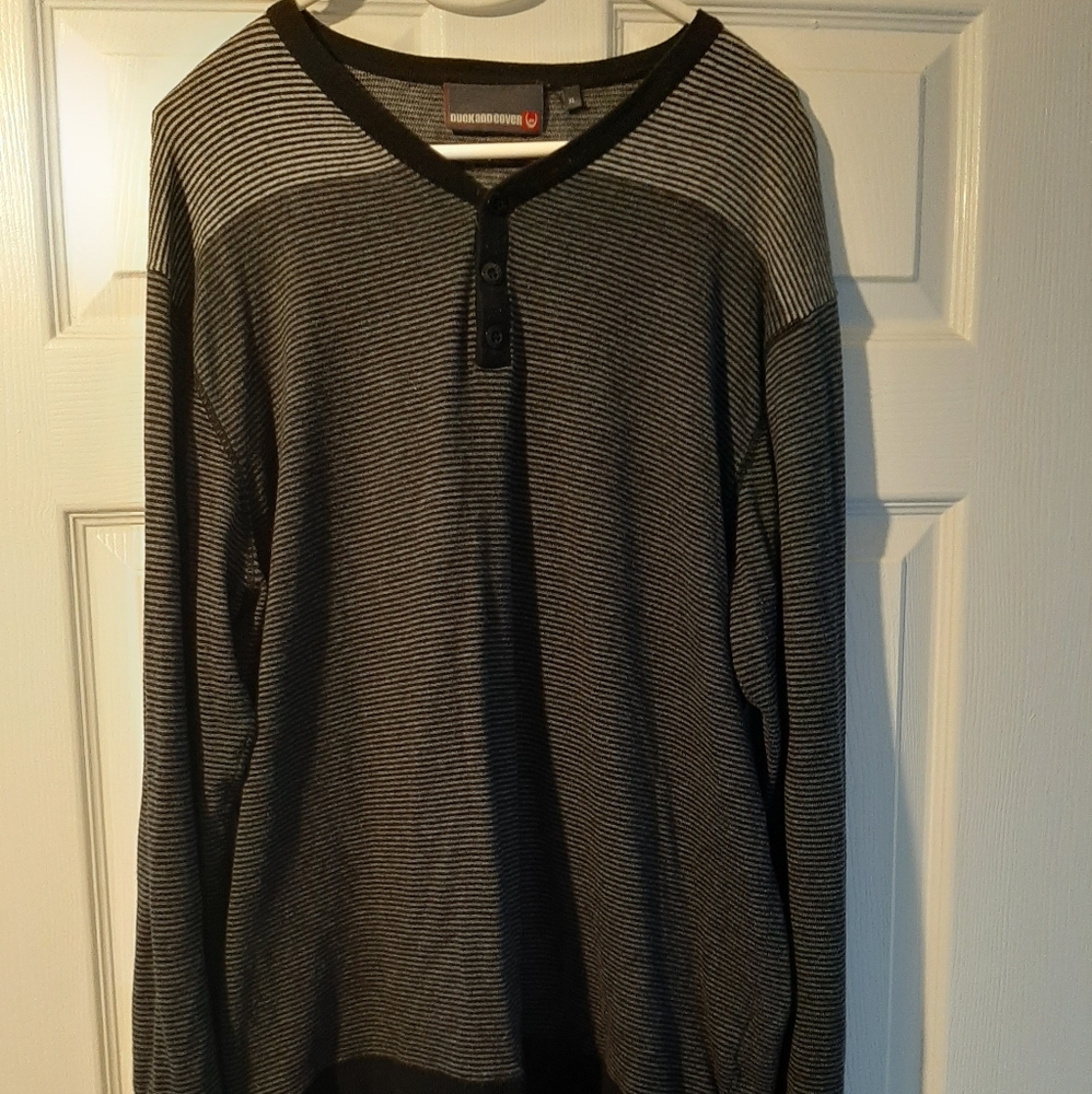 Duck And Cover XL Mens V Neck Button Fasten